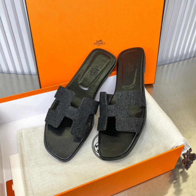 H**mes slippers